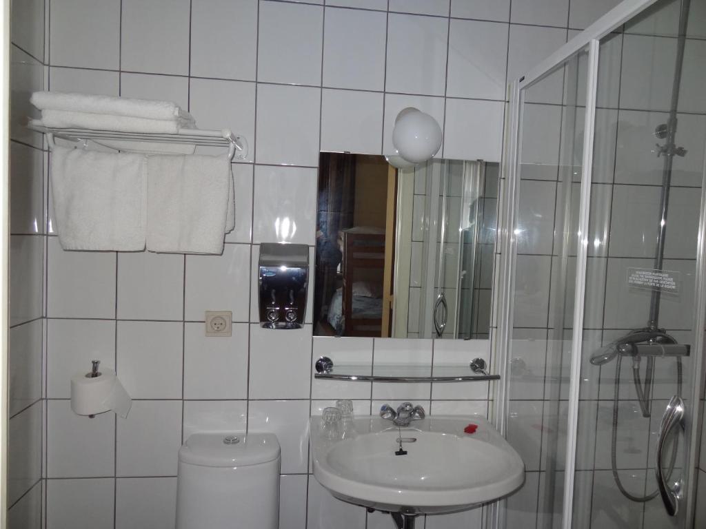Logies Ocelot Hotell Oostende Rum bild